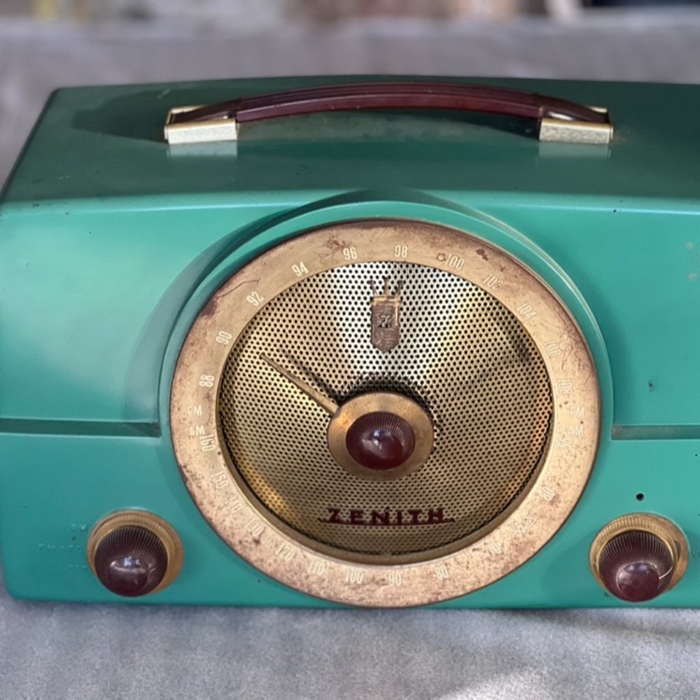 Zenith tube radio vintage mid century